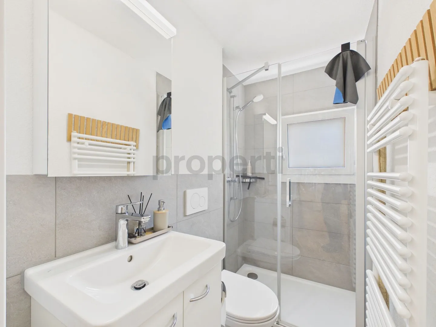 Renovierte 3.5-Zimmer-Wohnung mit privatem Gartensitzplatz - Foto 8 von 11