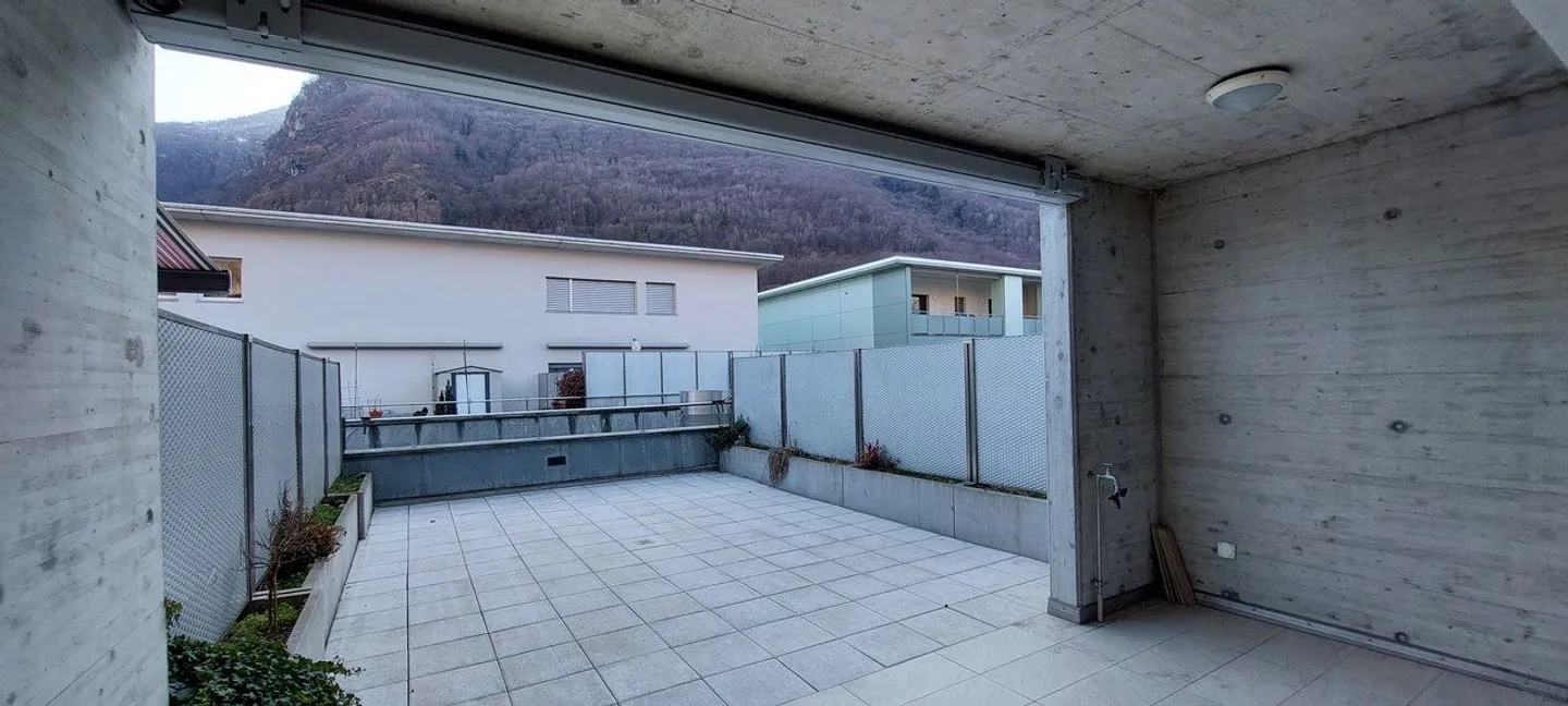 Modernes Apartment (Baujahr 2017) im Herzen der Vallemaggia mit hochwertigen Ausstattungen und Blick auf die Berge - Foto 2 von 8