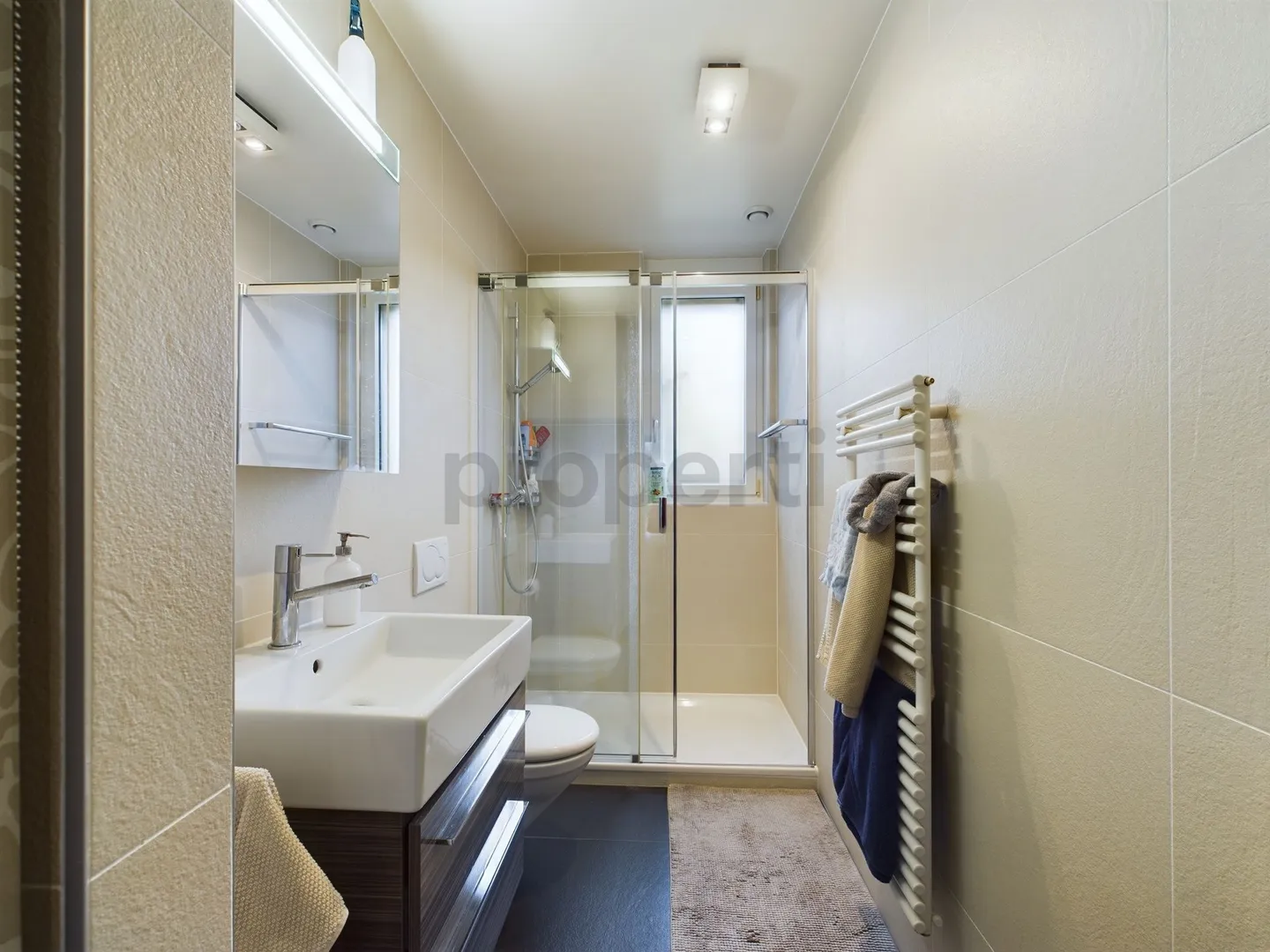 Komfort, Modernität und Natur: Familienwohnung mit Garten - Foto 8 von 12