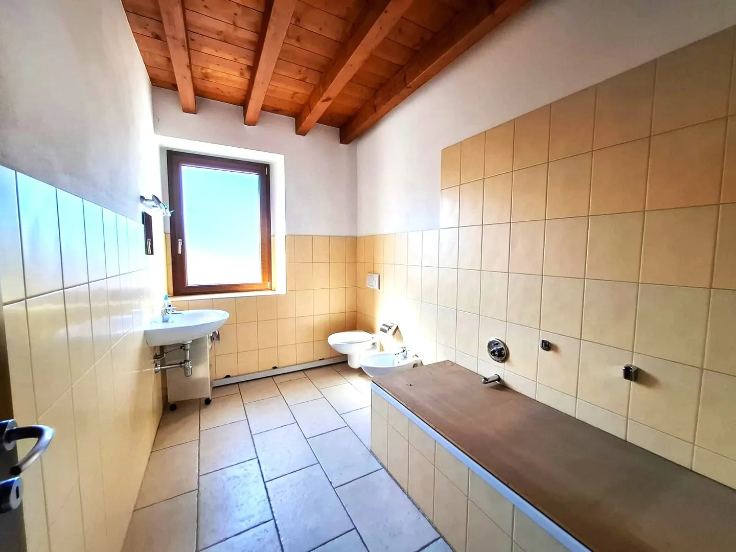 Live in luxury in Chiasso, Canton Ticino - Practical solution of 250m2 - Photo 11 of 13