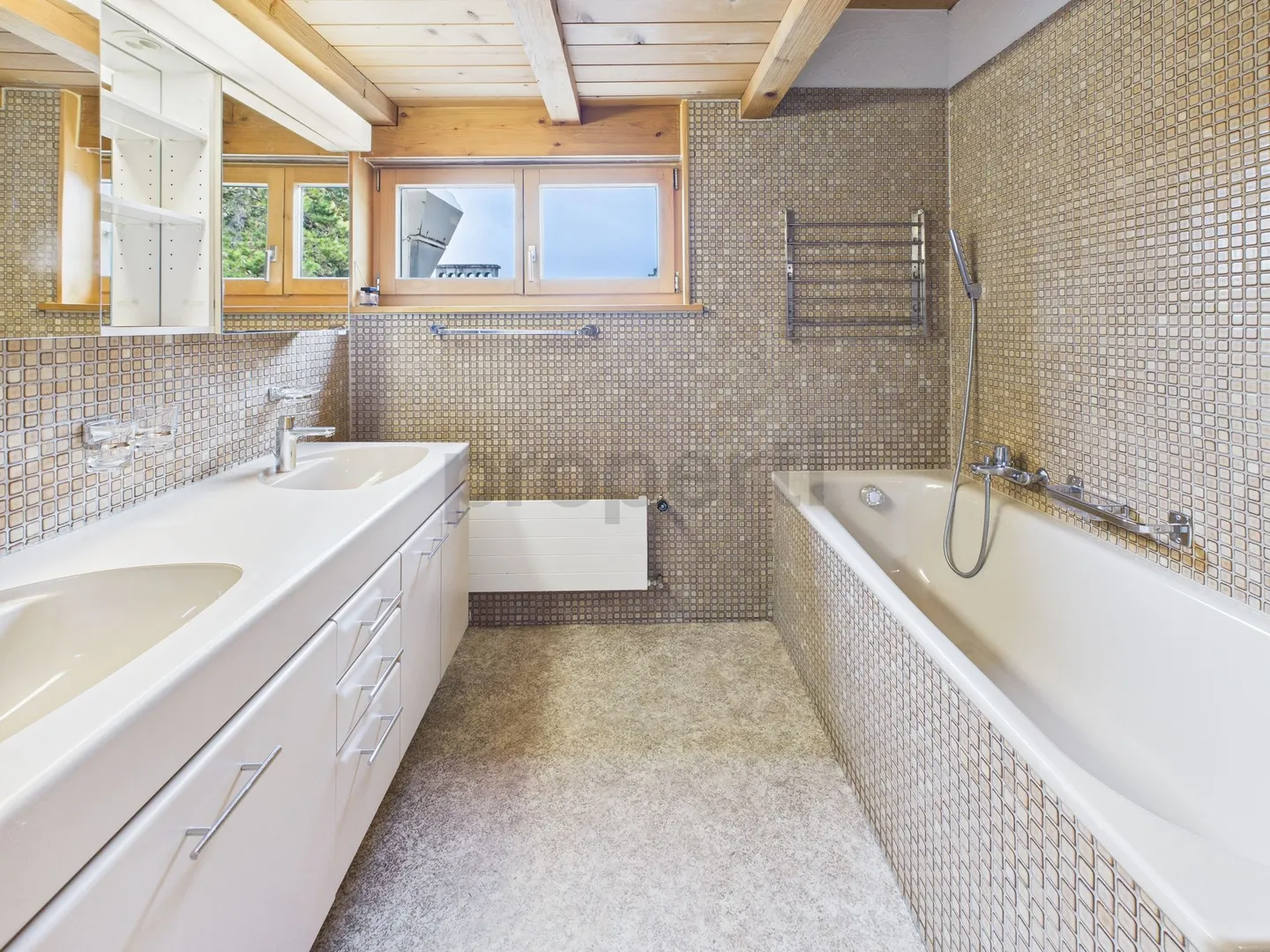 Charming 5.5-room apartment with lake view in Twann - Photo 10 of 13