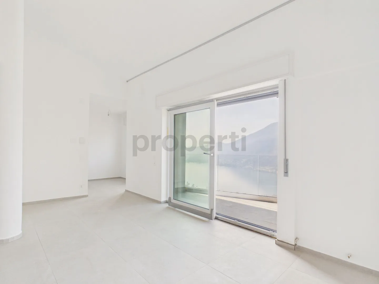 Villa moderna con balcone panoramico - Foto 5 di 13