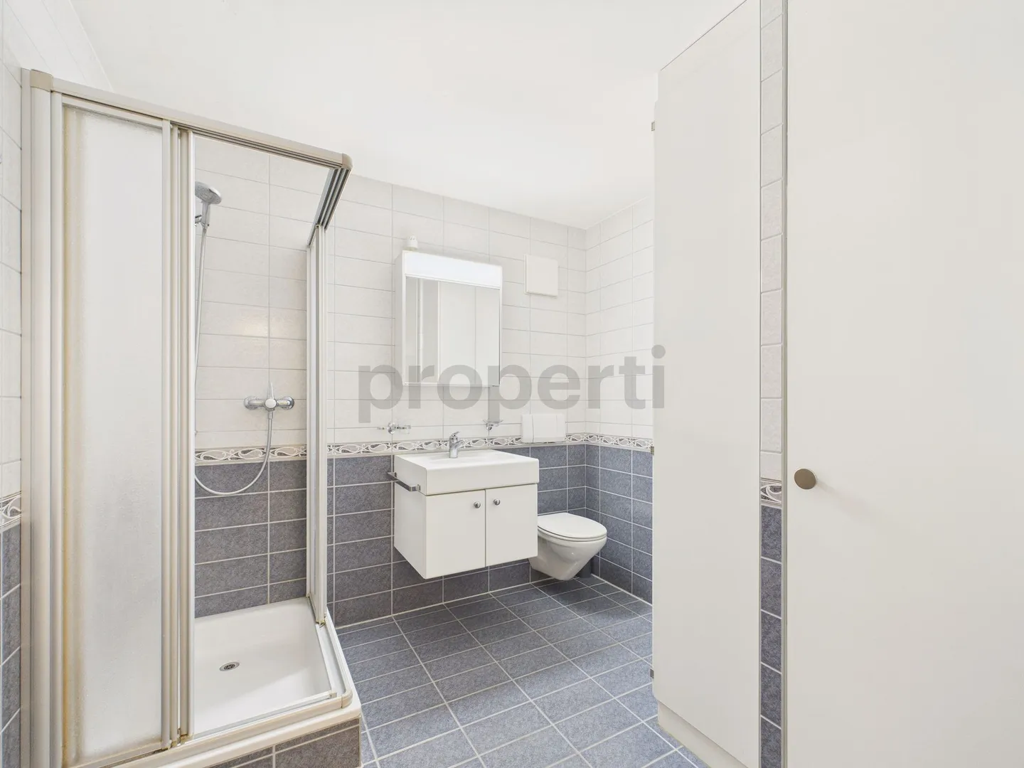 Moderno appartamento con terrazza di 3,5 stanze a Bubendorf - Il tuo rifugio con stile e praticità - Foto 9 di 11