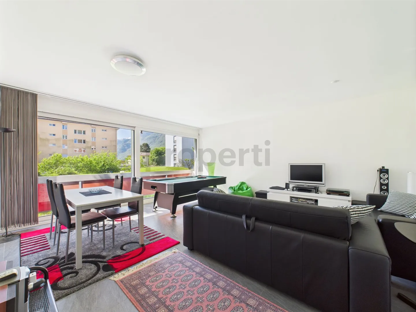 Renovated 3.5-room apartment - Central location in Biasca - Photo 1 of 11