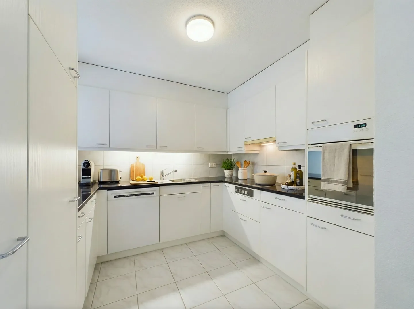 Appartamento affascinante di 3,5 stanze con terrazza e giardino privato a Samstagern - Foto 8 di 11