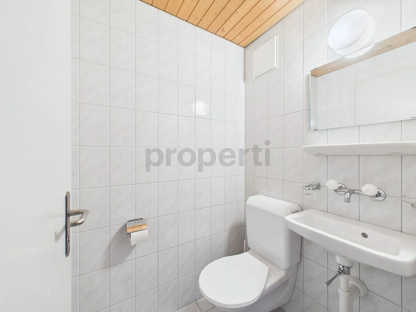 Charming 5.5-room maisonette apartment in Mollis - Photo 7 of 12