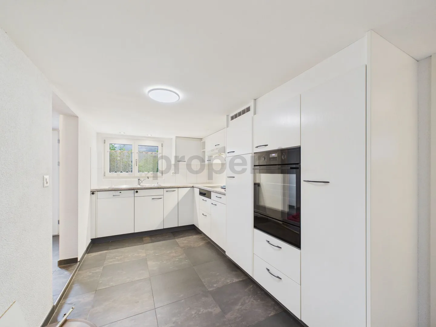 Gemütliche 6-Zimmer Einfamilienhaus an ruhiger Lage in Glarus - Photo 5 of 13
