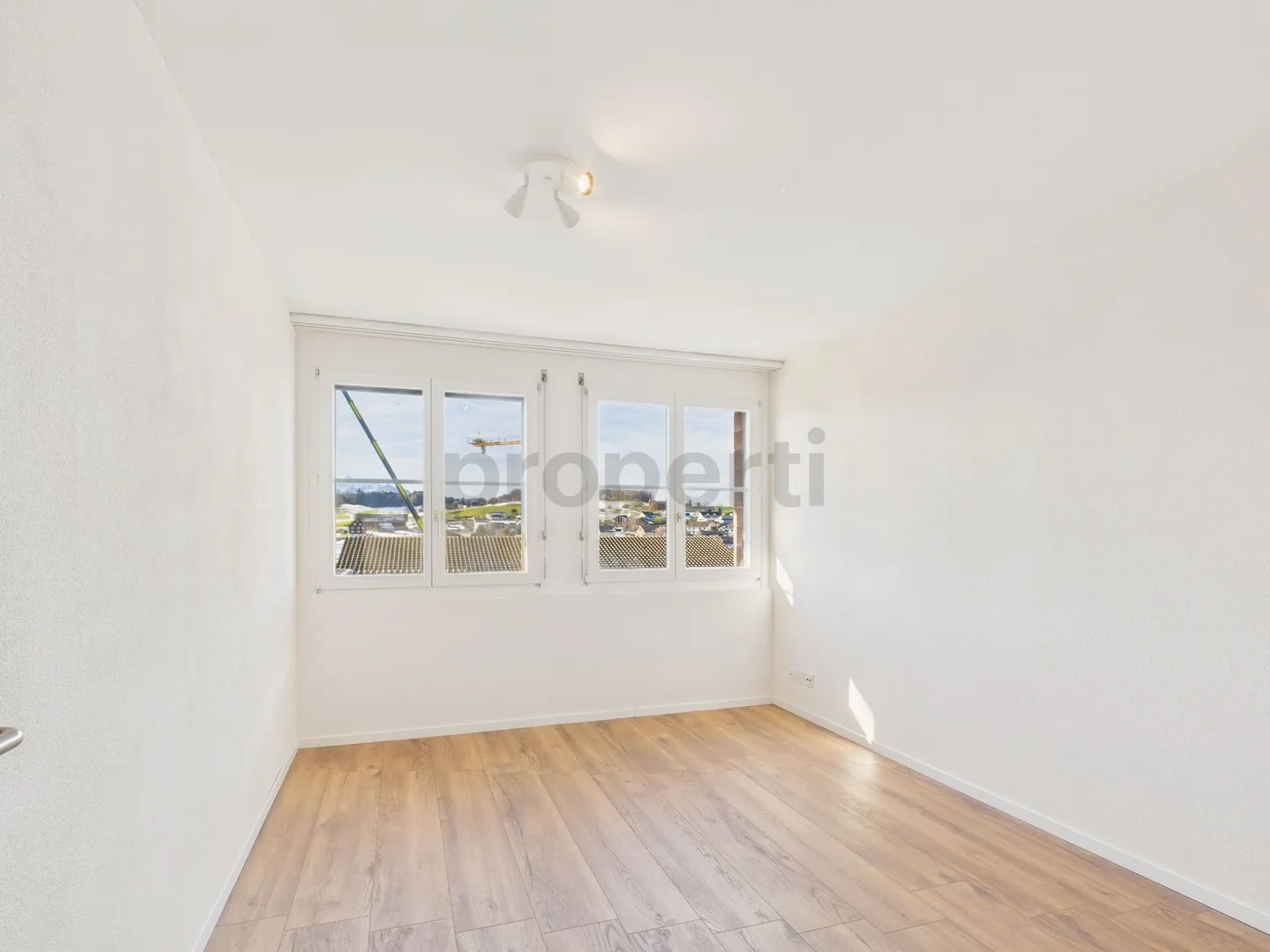 Modernes Einfamilienhaus in Adligenswil - Foto 8 von 13