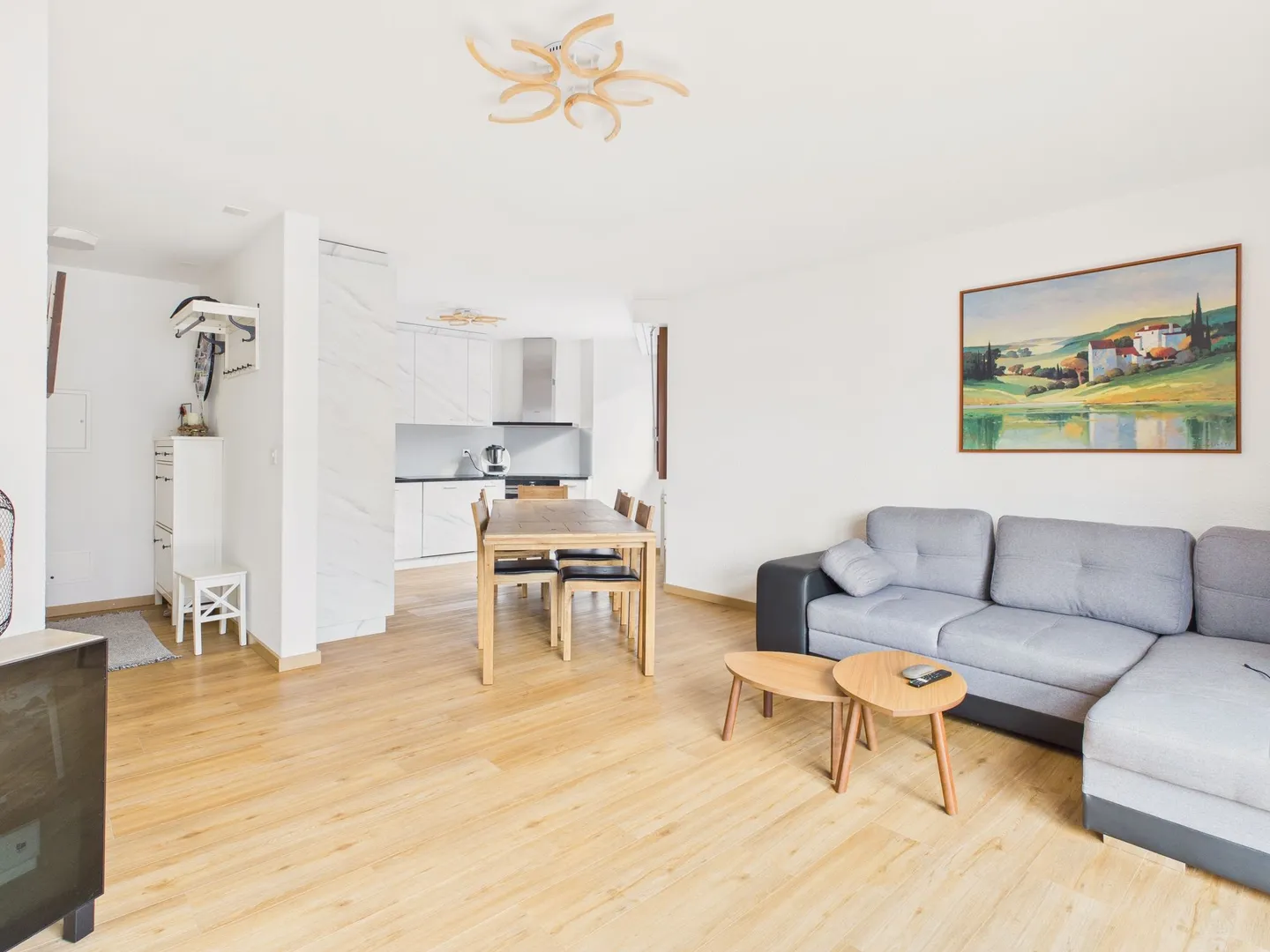 Helles 4,5-Zimmer-Apartment mit atemberaubendem Blick in Sion (Vissigen) - Foto 1 von 11