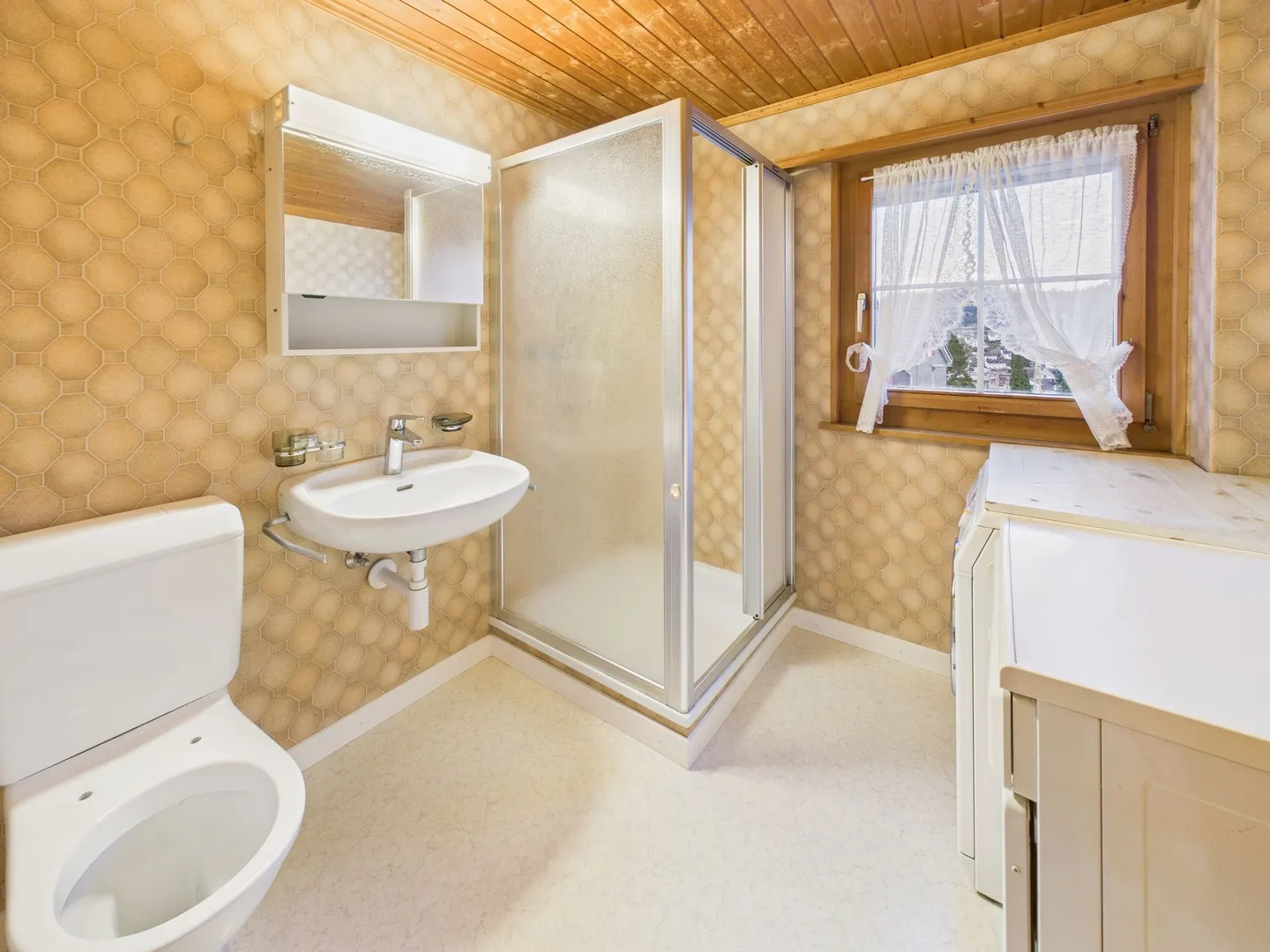 Neu renovierte 4.5-Zimmer Wohnung im stilvollen Altbau in Degersheim - Photo 9 of 10