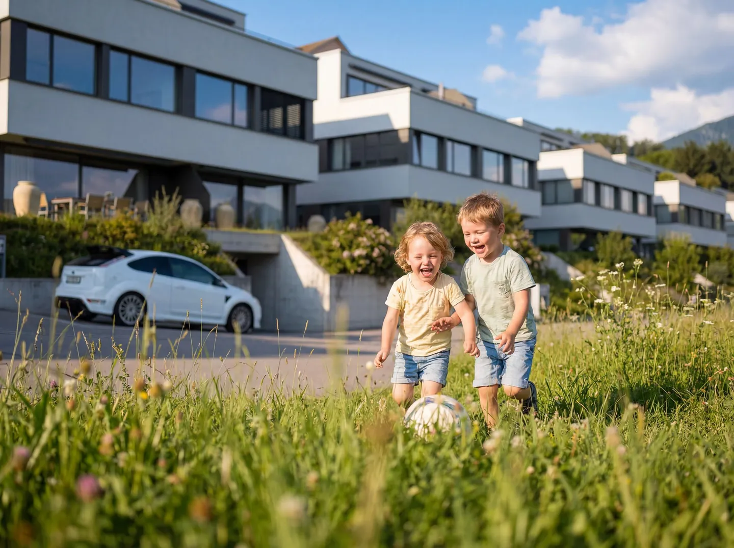 Esclusiva casa bifamiliare di nuova costruzione con 5,5 stanze e due posti auto - Foto 2 di 6