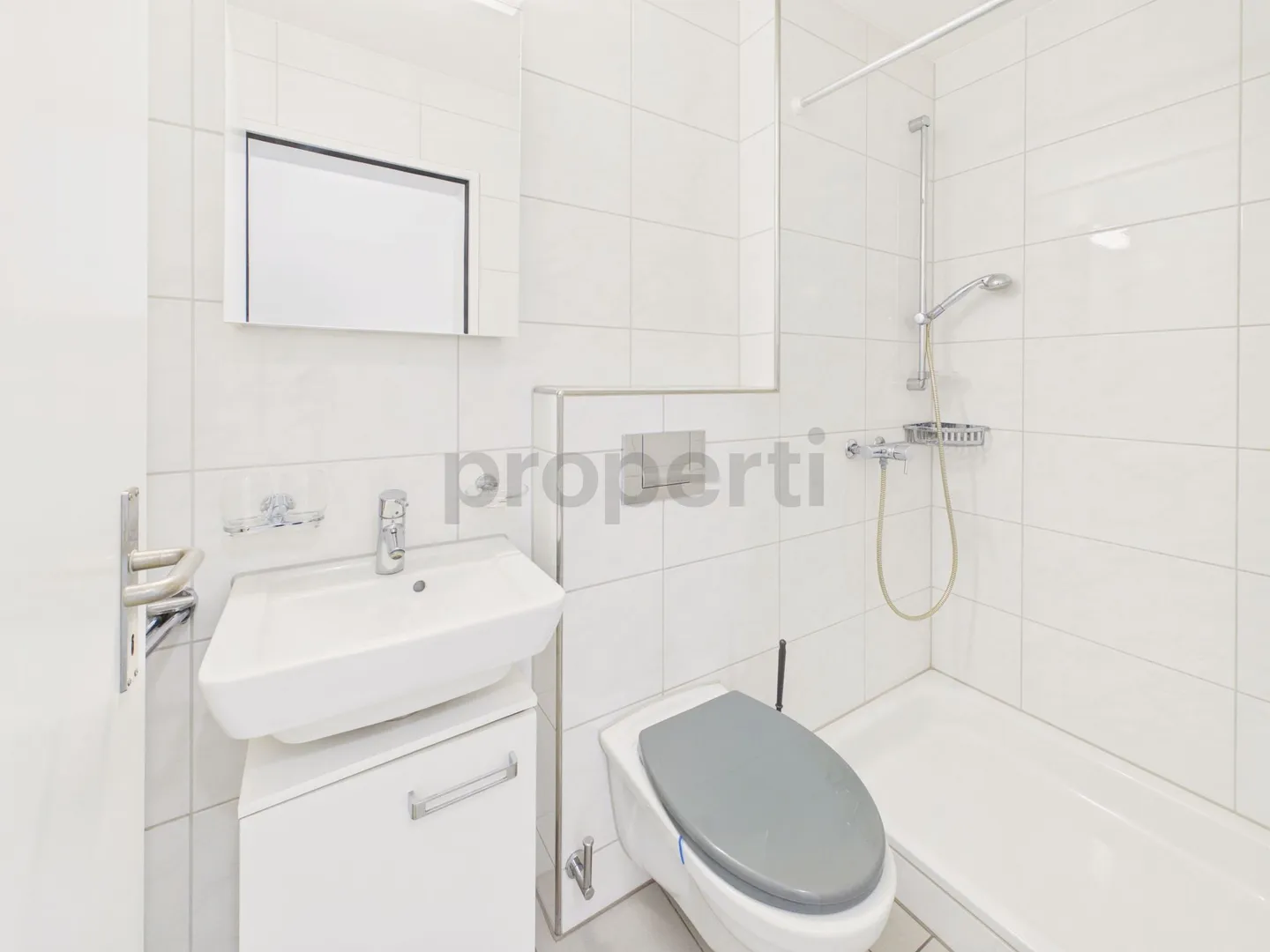 Helle 3.5-Zimmer-Wohnung mit Wintergarten - Foto 7 von 11