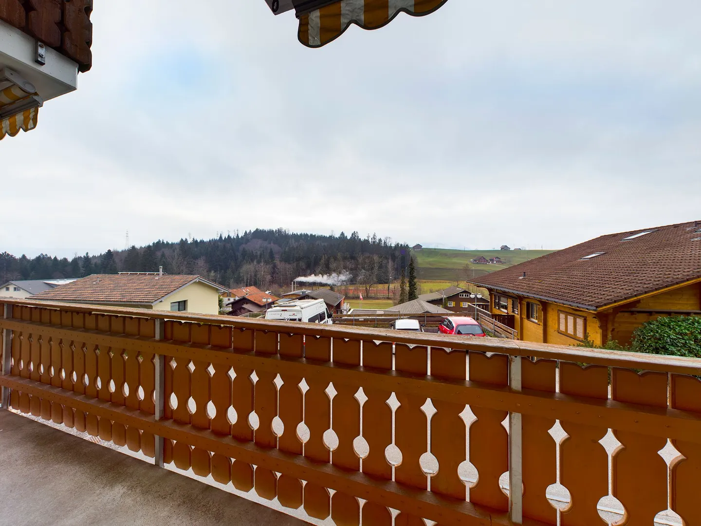 Ampio appartamento di 5,5 stanze con balcone a Sarnen - Foto 9 di 11