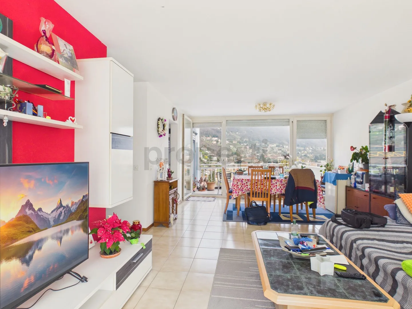 Spacious Attic with Terrace - Photo 4 of 12