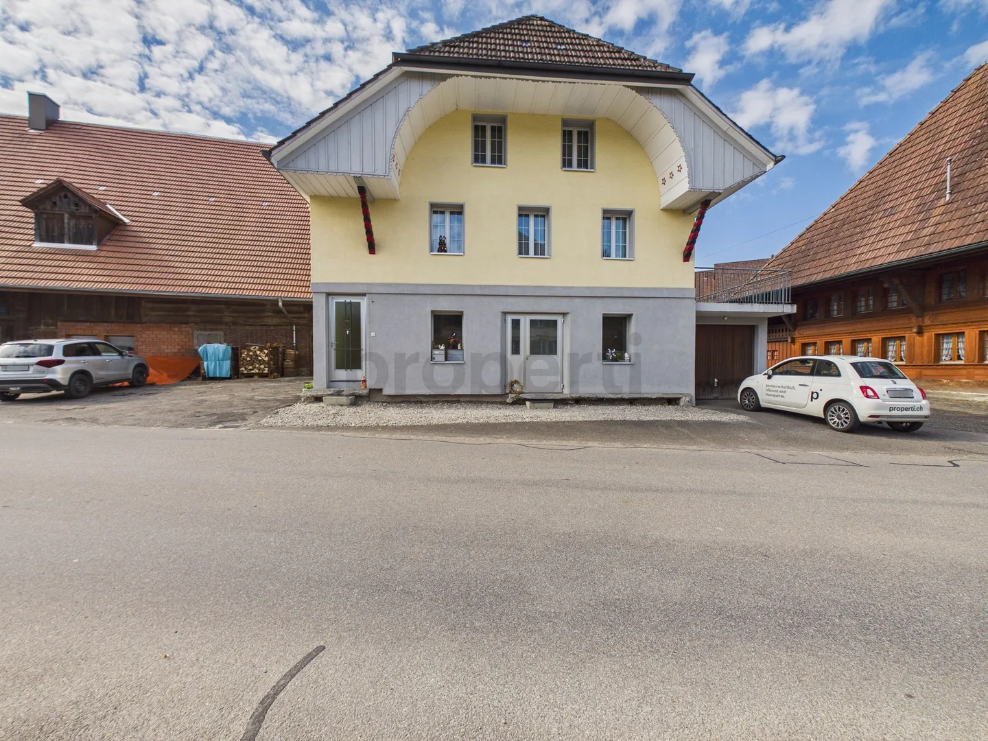 Charming Single-Family Home with 2- and 1-Room Apartments &amp; Commercial Space with Traditional Charm Perfect for Families - Photo 1 of 13