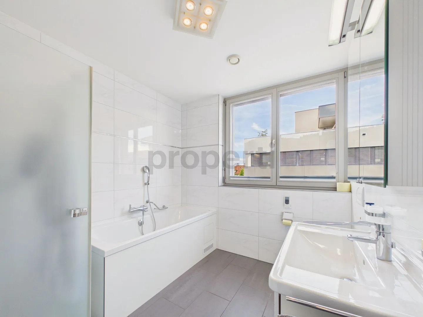 Moderne 3.5-Zimmer-Wohnung mit Tiefgarage, Sankt Margrethen - Foto 11 di 12