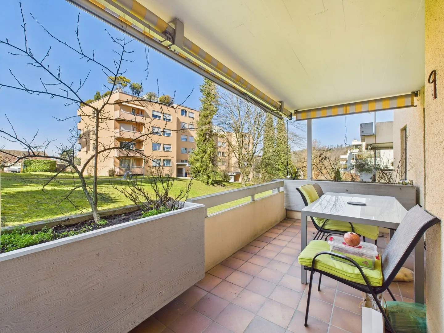 Family-friendly living: Renovated 5.5-room apartment in top location Zollikerberg - Photo 9 of 12