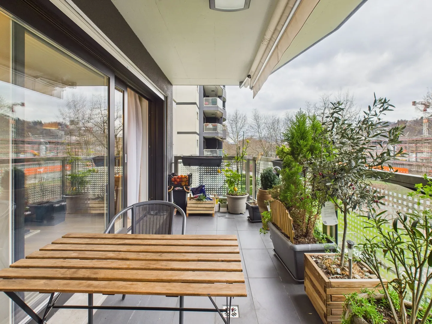 Elegante Appartamento nel Cuore di Lugano: Comfort e Stile in Posizione Privilegiata - Foto 9 di 10