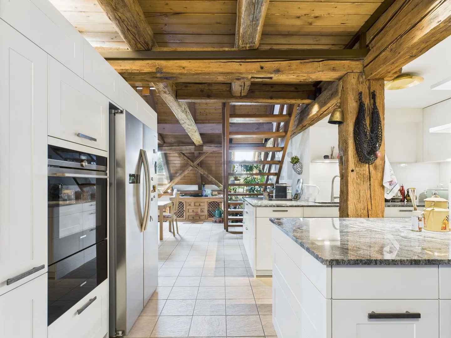 Exquisite 5.5-Zimmer Dachwohnung mit Gartenbereich in Oberglatt - Foto 6 von 11