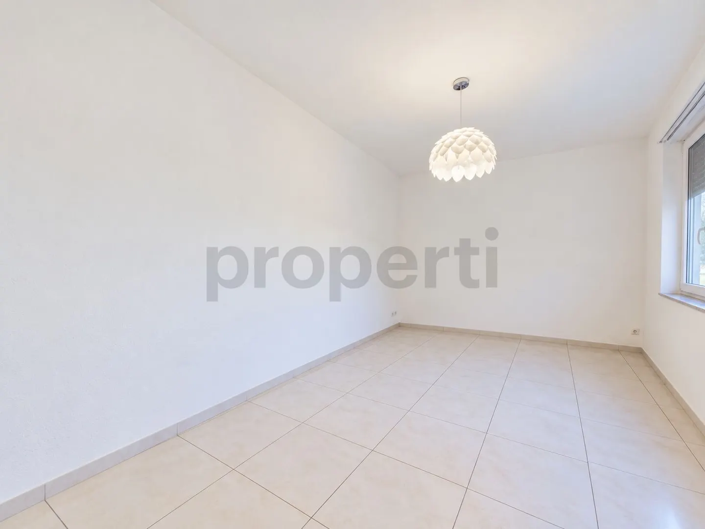 Grosszügiger Balkon, renovierter Wohnkomfort & praktische Liftanbindung! - Photo 8 of 11