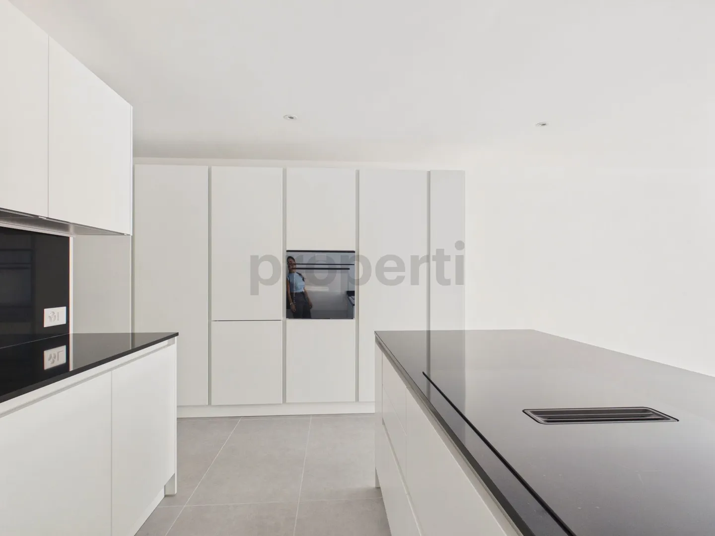 Appartement moderne de 3,5 pièces avec parking intérieur, Biasca - Photo 2 sur 13