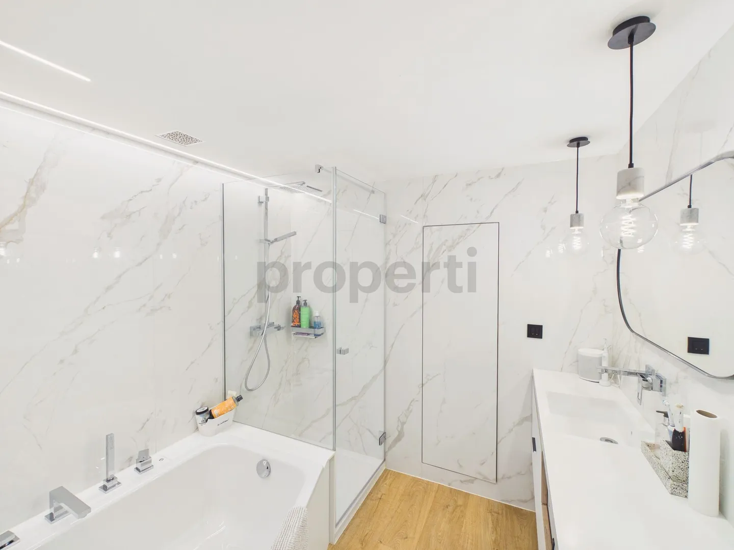 Elegant 4.5 Room Apartment - Photo 9 of 11