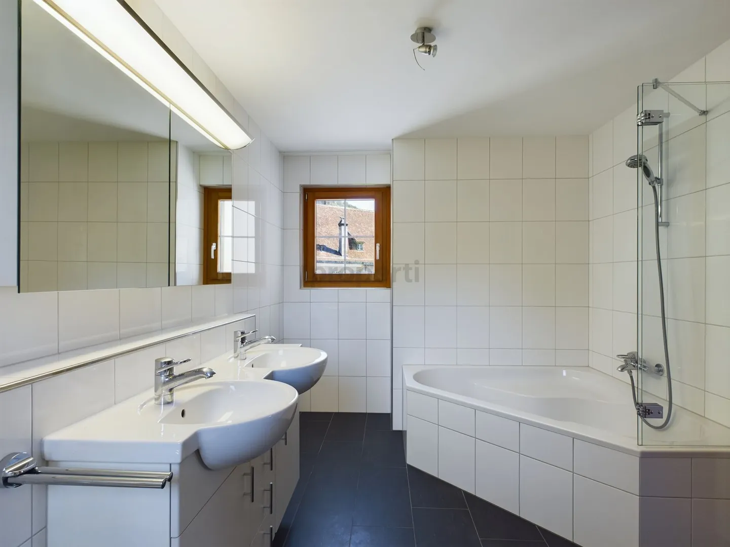 Charmante Wohnung in historischem Gebäude - Foto 8 von 10