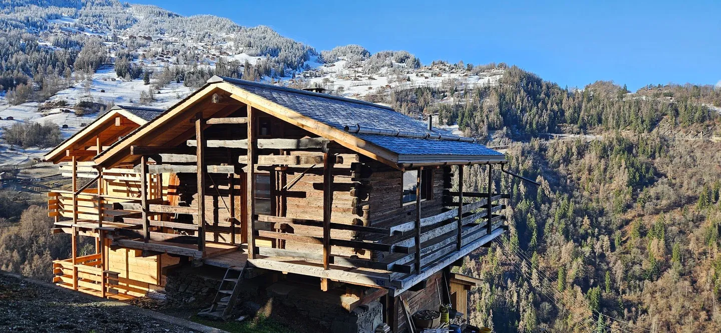 Charmant chalet avec vue panoramique à Isérables - Photo 1 sur 13