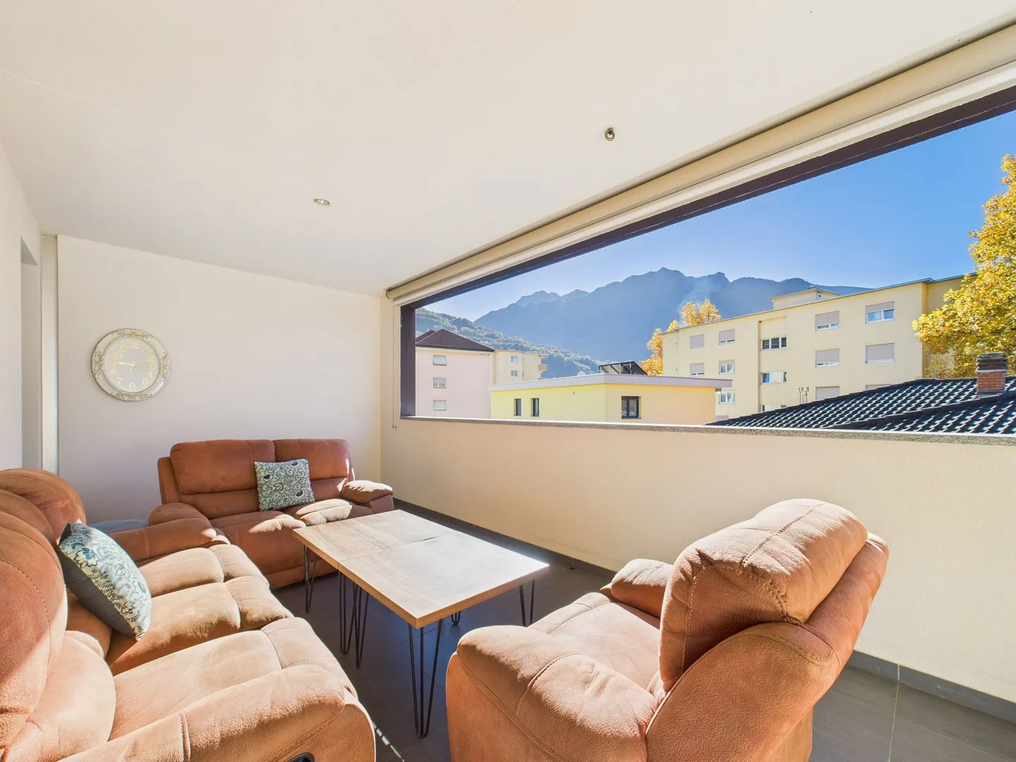 Spacious and bright 5.5 rooms ideal for families in Bellinzona - Photo 2 of 13