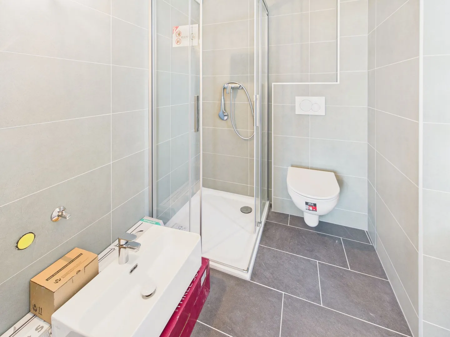 Appartement lumineux et entièrement rénové avec cheminée de 4.5 pièces à Châtillens (Oron)  charme, confort et modernité au cSur de la campagne vaudoise - Photo 12 sur 13