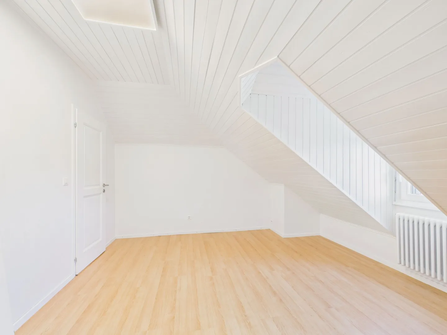 Bright and renovated duplex - A modern and comfortable living space - Photo 7 of 12