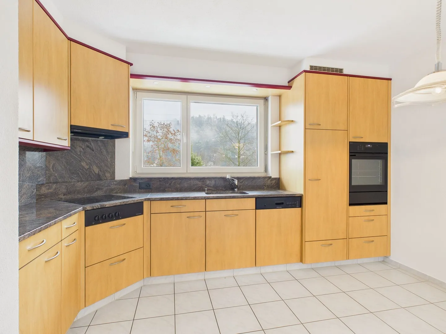 Appartement rénové de 4,5 pièces dans l'idyllique Wila, canton de ZH - Photo 2 sur 11