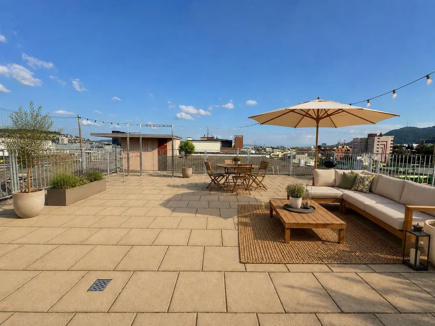 Modern 4.5-room apartment with large terrace centrally located in Zurich for a limited period of 2 years - Photo 1 of 13