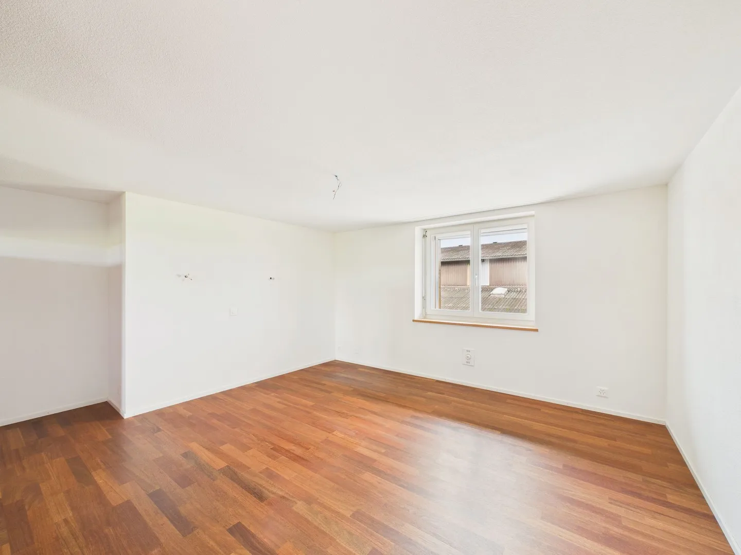 Ampio appartamento di 5,5 stanze con vista sul verde ad Allenwinden - Foto 4 di 9