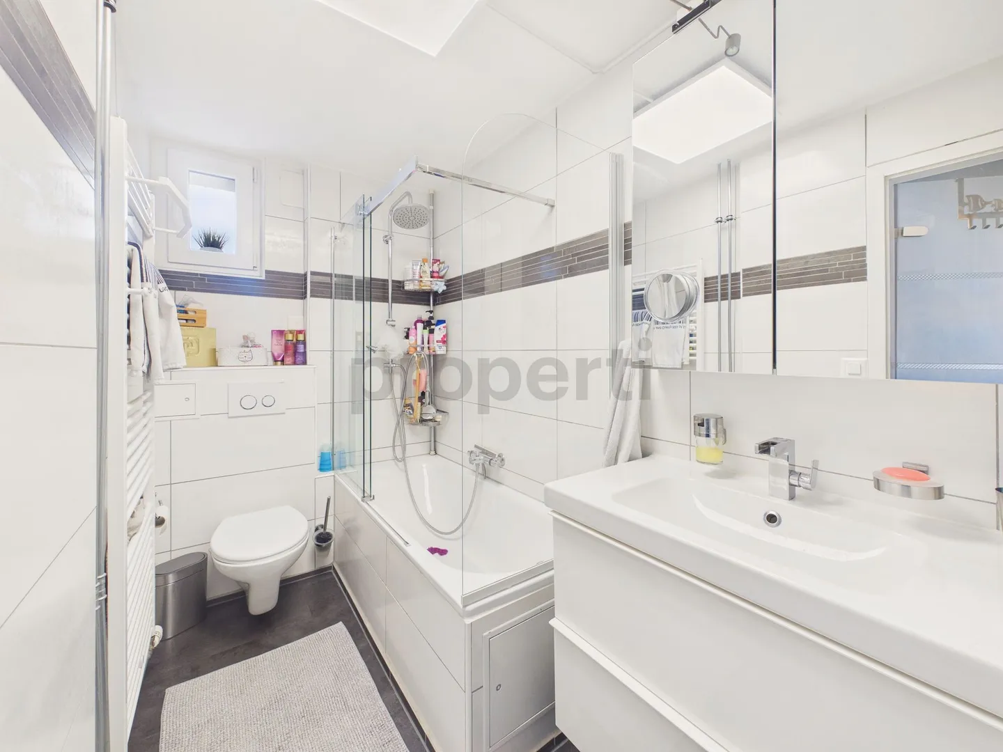 Renovated 6.5-room single-family house with spacious garden in Menziken - Photo 10 of 13