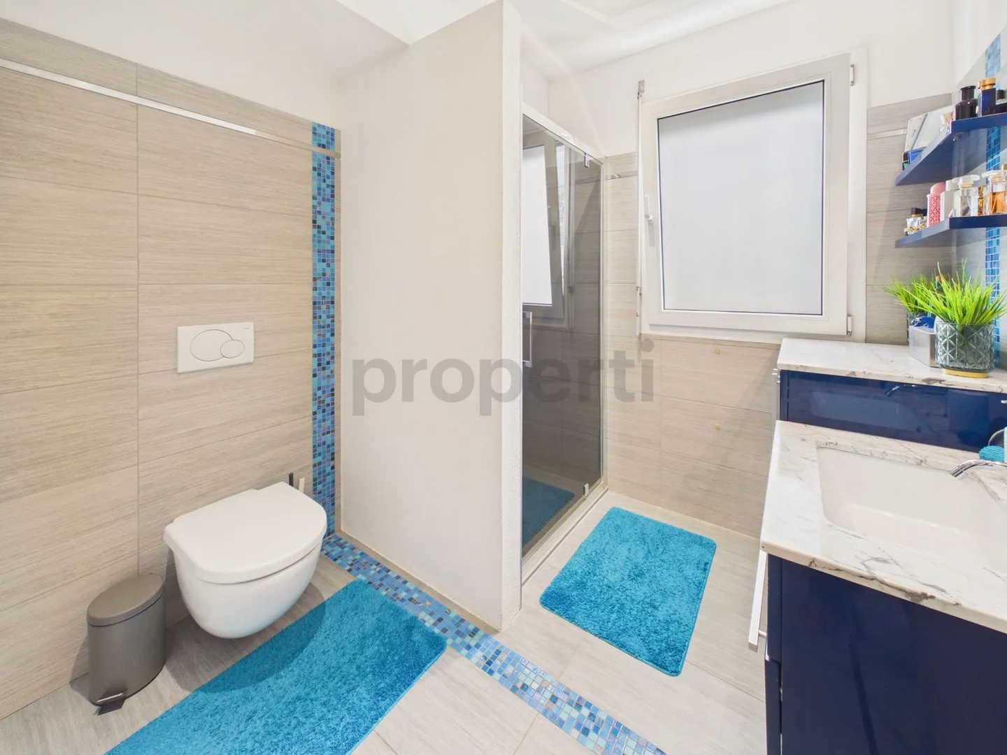 Single-family house with 6.5 rooms, exclusive garden, and generous spaces - Photo 10 of 13