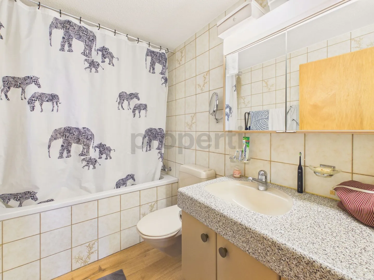 Incantevole appartamento duplex di 4.5 locali in una posizione tranquilla a Effretikon - Foto 10 di 11