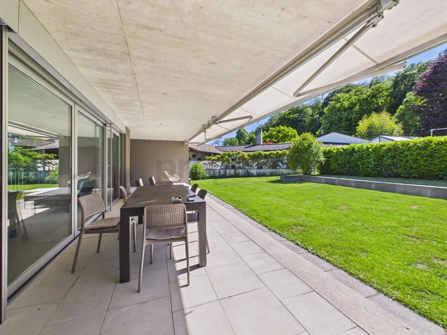 Villa moderna con vista lago - Foto 11 di 13