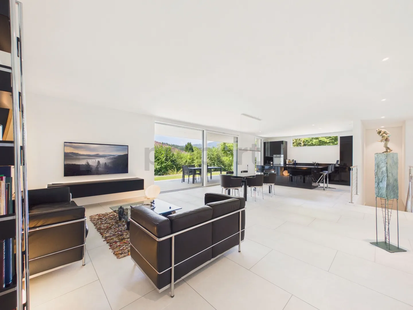 Newly built single-family home with modern comfort in Lostorf - Photo 2 of 13