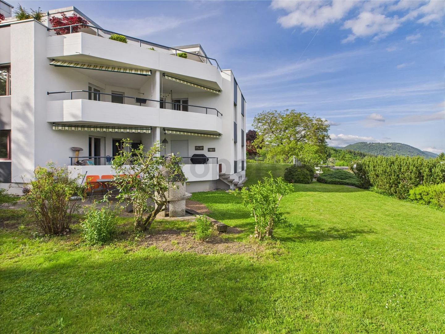 Renovated 4.5-room apartment with panoramic view - Photo 12 of 13