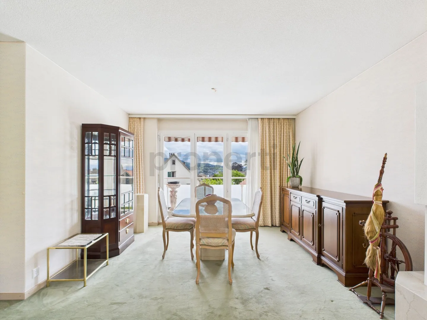 Appartamento soleggiato di 4,5 stanze con vista lago - Foto 2 di 13