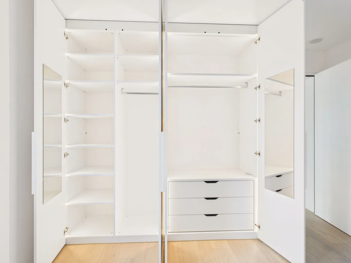 Modern Living with Comfort - 2.5-Room New Apartment in Ownership Standard in Sarnen (OW) - Photo 9 of 13