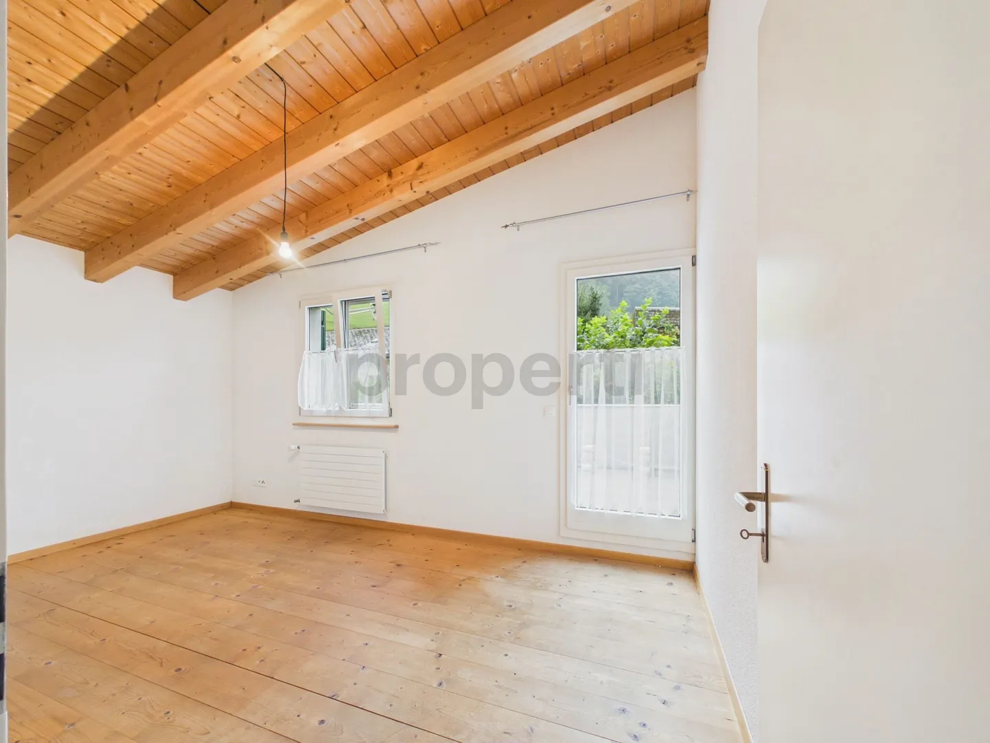 Gemütliche 6-Zimmer Einfamilienhaus an ruhiger Lage in Glarus - Photo 11 of 13