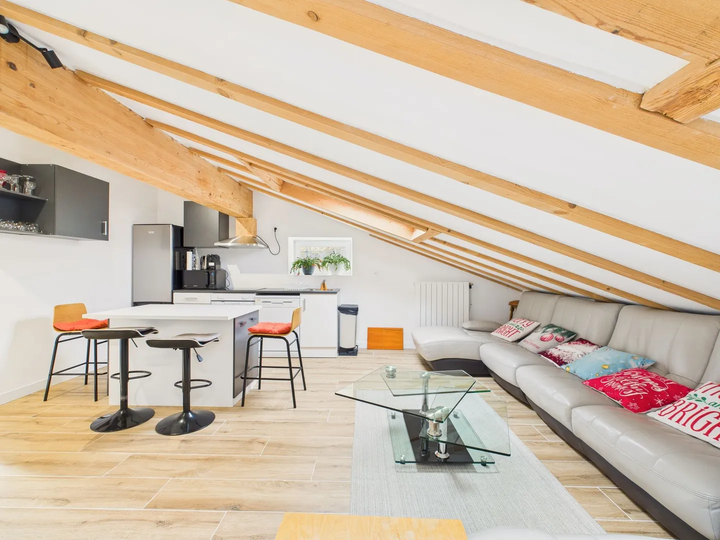 Appartement 3.5 pièces rénové avec charme à Crassier - Photo 1 sur 12