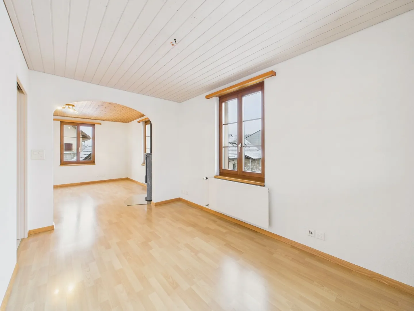 A Home to Feel Good - Charming 5.5-Room Apartment in Strengelbach - Photo 2 of 13