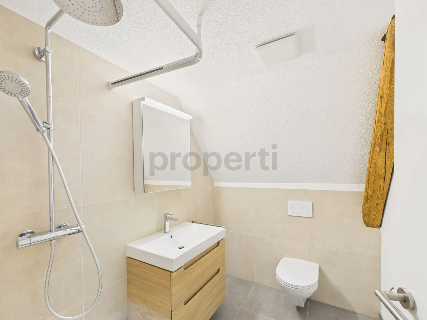 Newly renovated 4.5-room semi-detached house with generous layout, Wohlen - Photo 11 of 13
