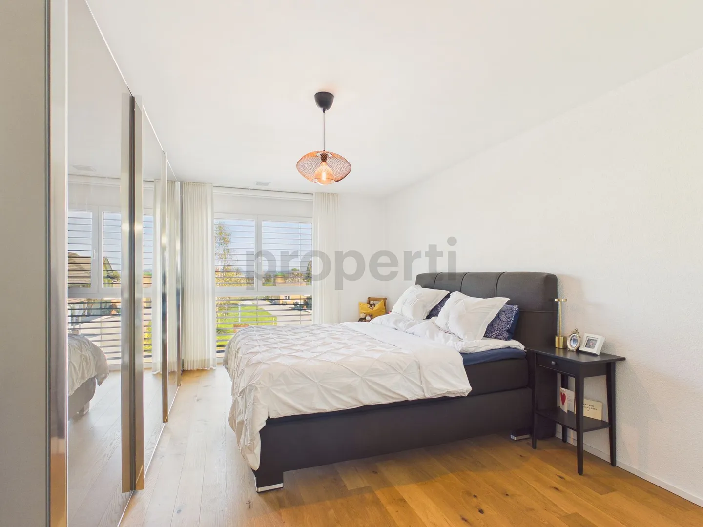 Appartement moderne de 4,5 pièces avec balcon et vue panoramique sur la verdure à Güttingen - Photo 7 sur 13