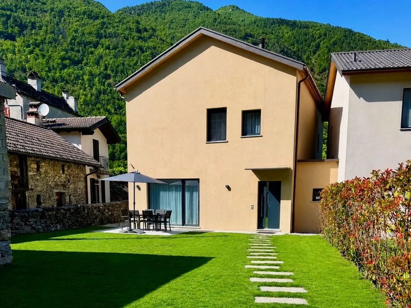 Posizione silenziosa, quattro camere da letto e costruzione moderna del 2020 - Foto 1 di 13