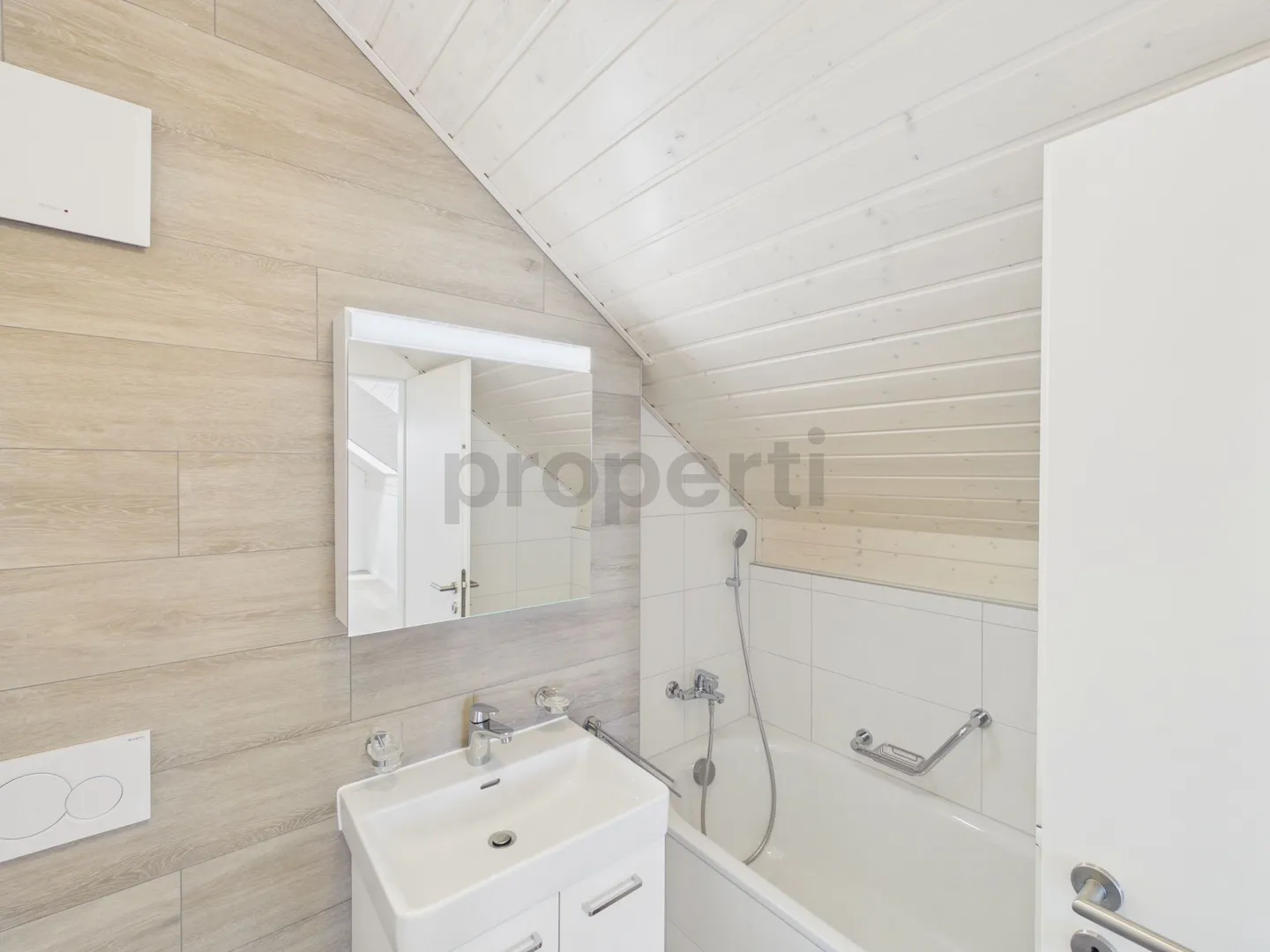 Wunderschönes Penthouse mit herrlichem Blick, großer Mezzanine und nahen Verkehrsanbindungen - Foto 11 von 13