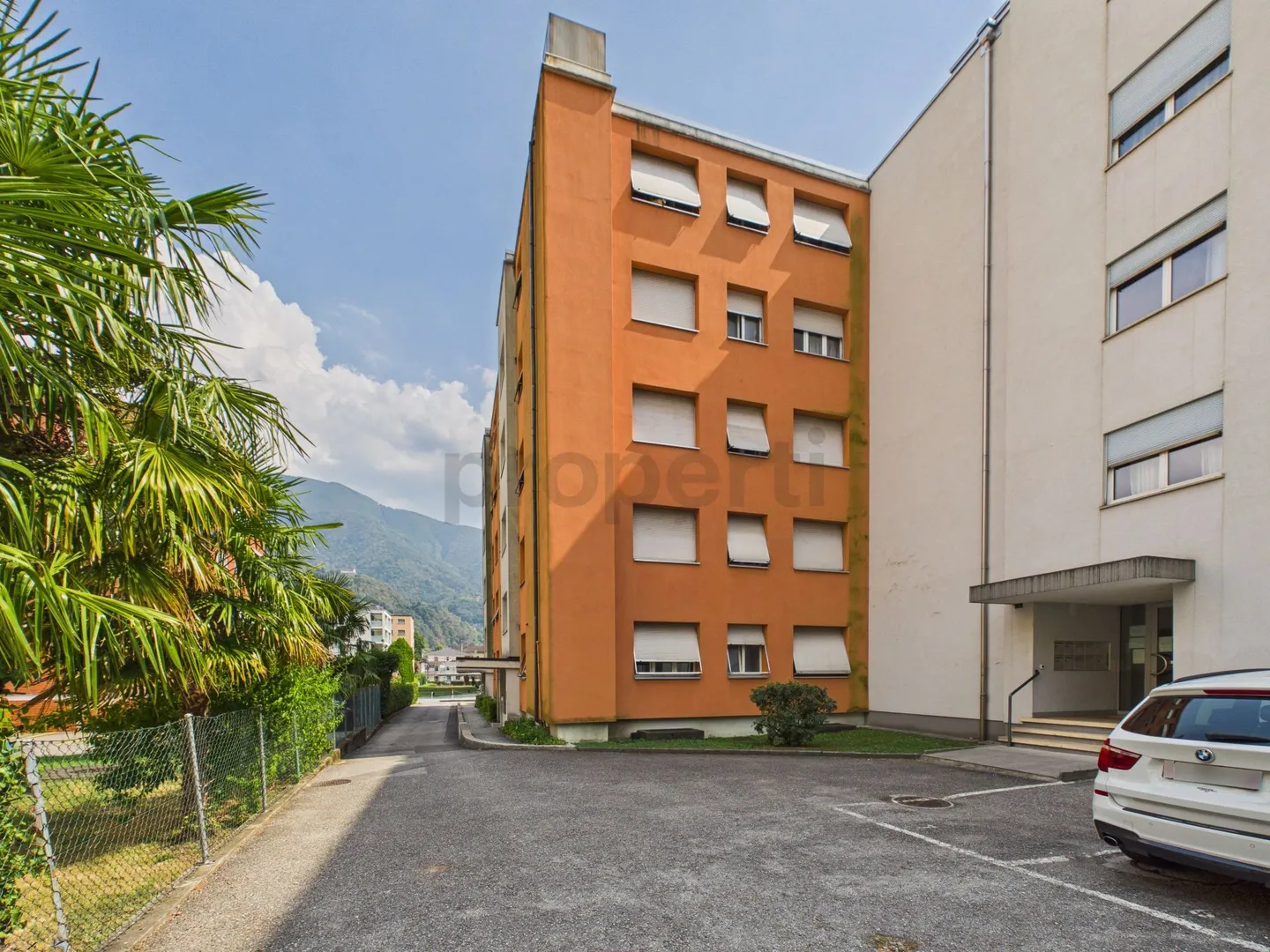 Elegante appartamento rinnovato con balcone - Foto 9 von 11